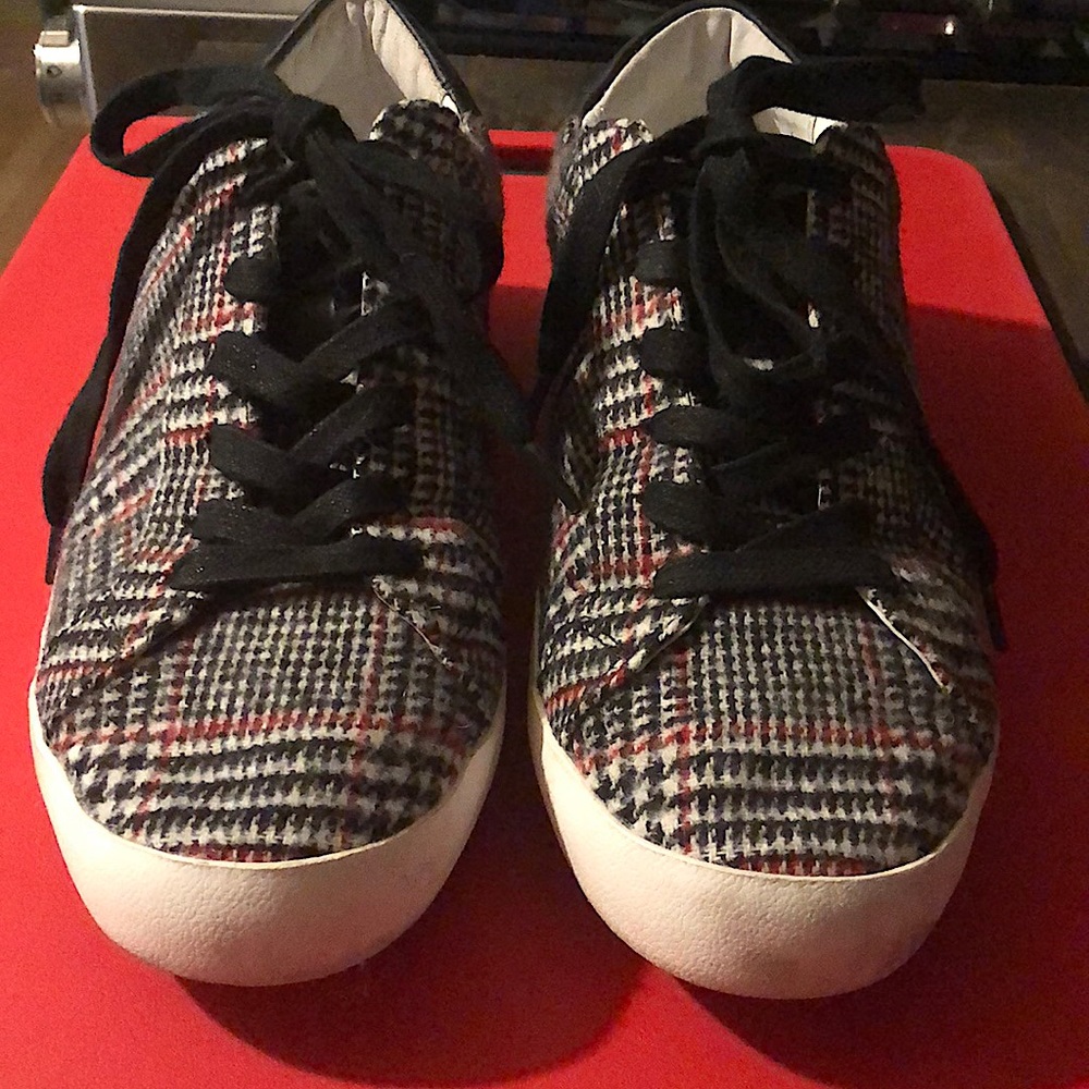 Banana Republic plaid lace up sneakers 7.5